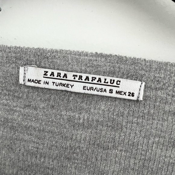 Wide Arm Grey Knit - Picture 2 of 2